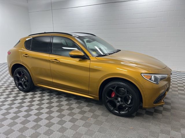 Used 2022 Alfa Romeo Stelvio Veloce AWD/4WD image 4