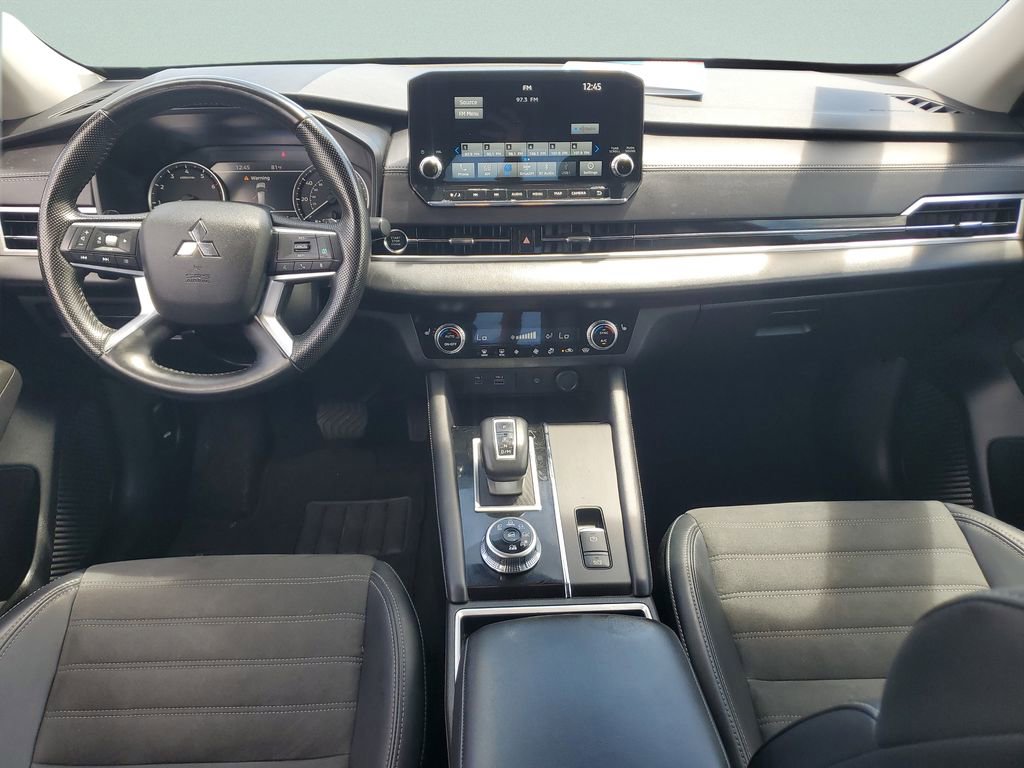 Used 2024 Mitsubishi Outlander SE image 19