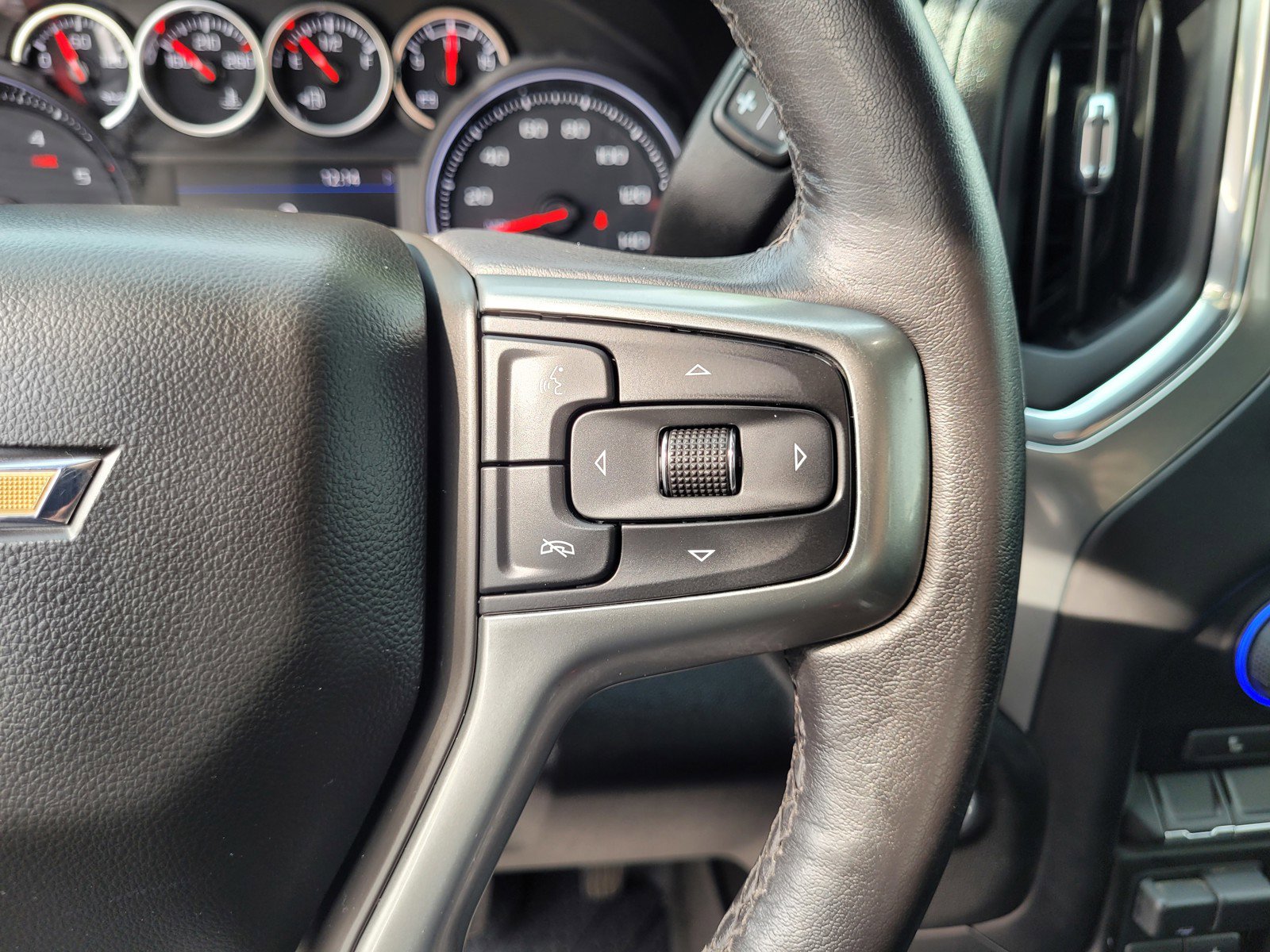 Used 2021 Chevrolet Silverado 2500 LT w/ Convenience Package image 21