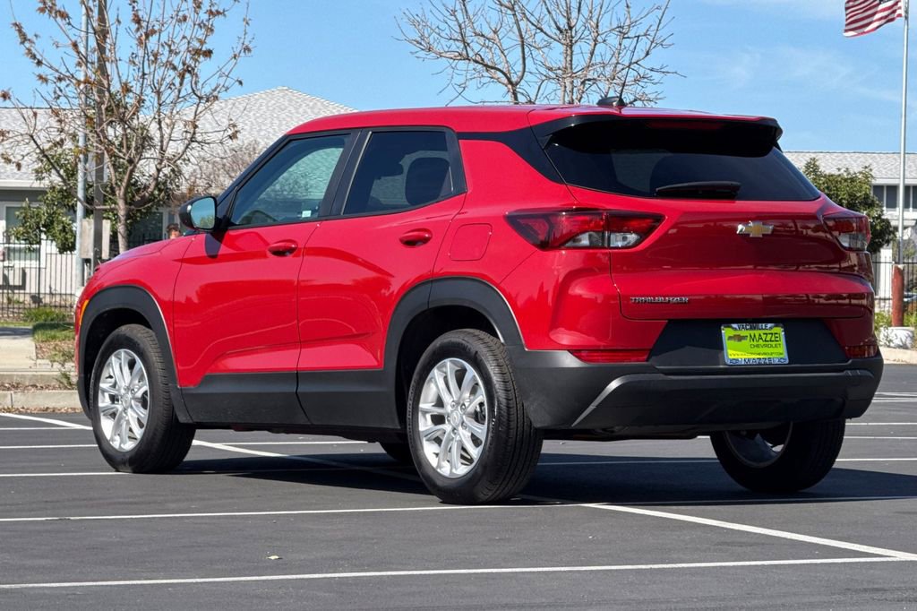 Used 2026 Chevrolet TrailBlazer LS w/ LS Convenience Package image 3