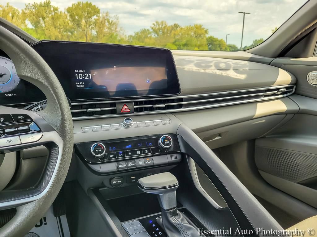 Used 2024 Hyundai Elantra SEL FWD image 22