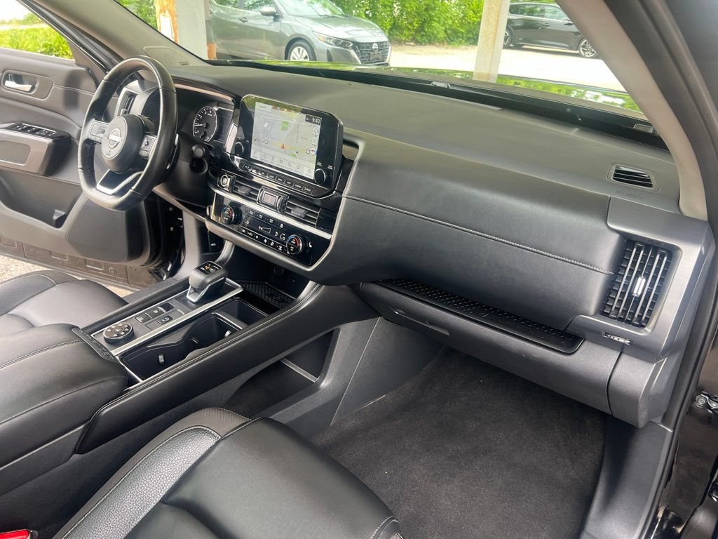 Certified 2024 Nissan Pathfinder SL w/ SL Premium Package AWD/4WD image 23