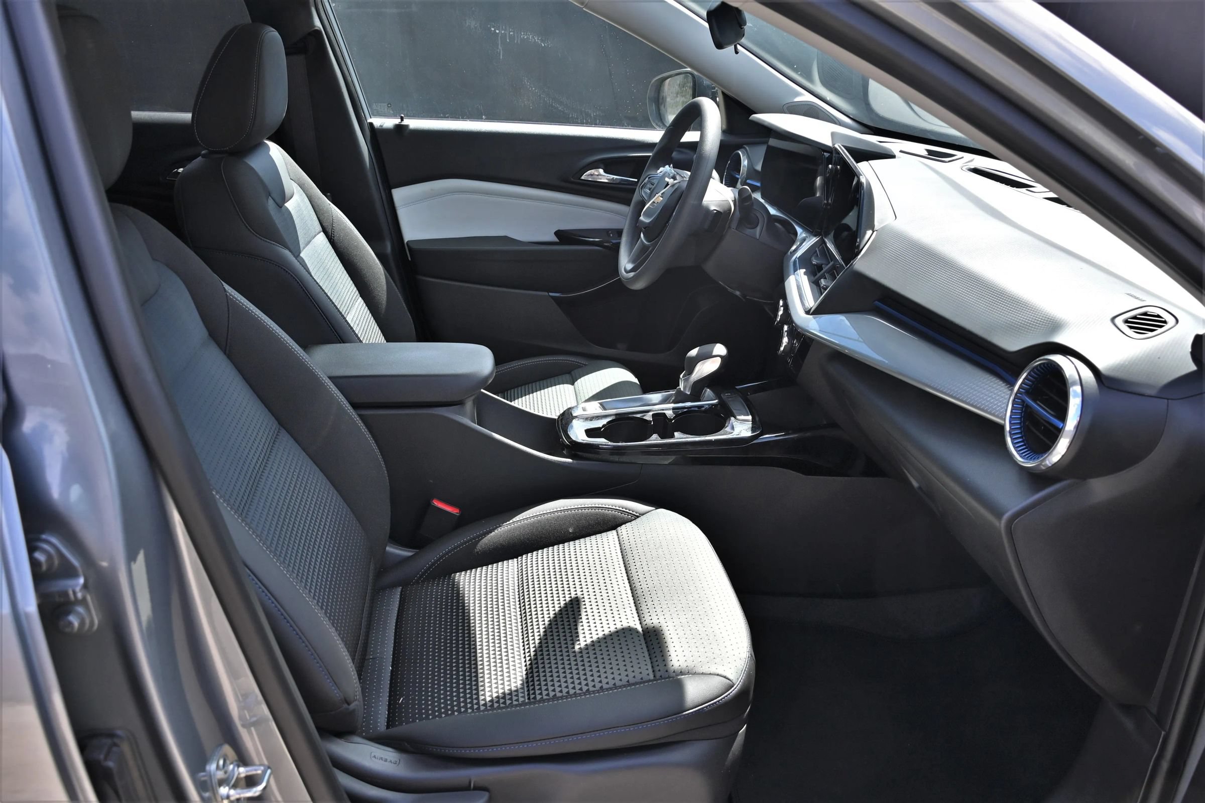Used 2026 Chevrolet Trax LT FWD image 10