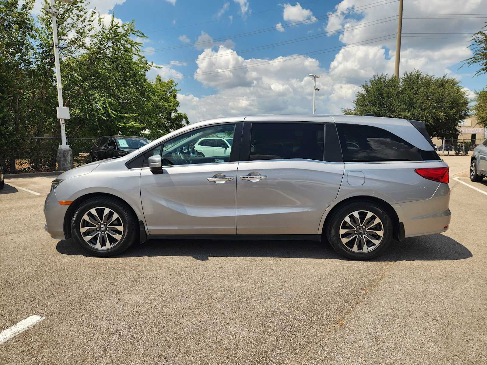 Used 2023 Honda Odyssey EX-L image 4
