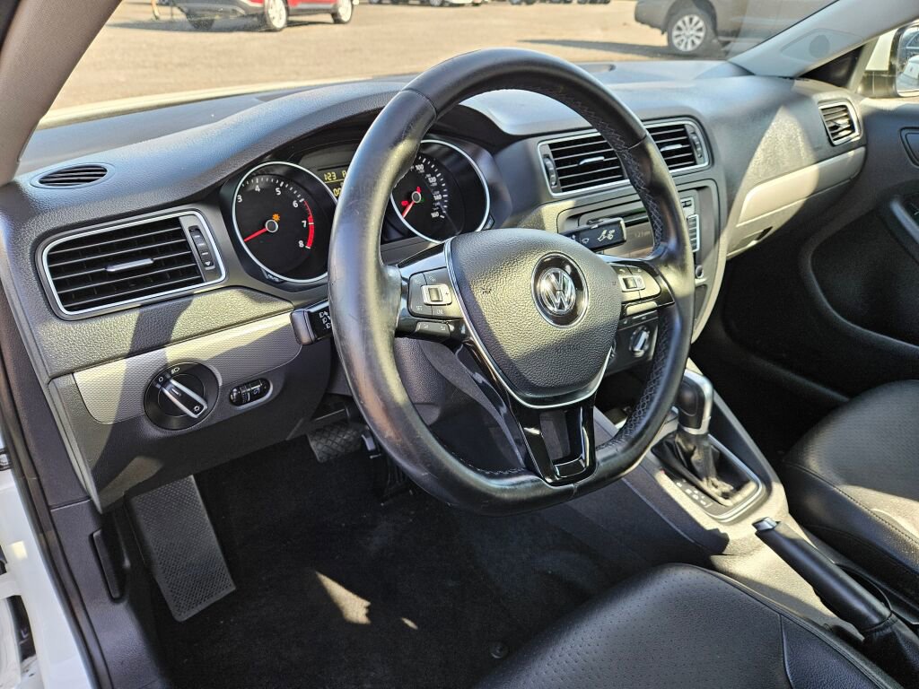 Used 2015 Volkswagen Jetta SE image 18