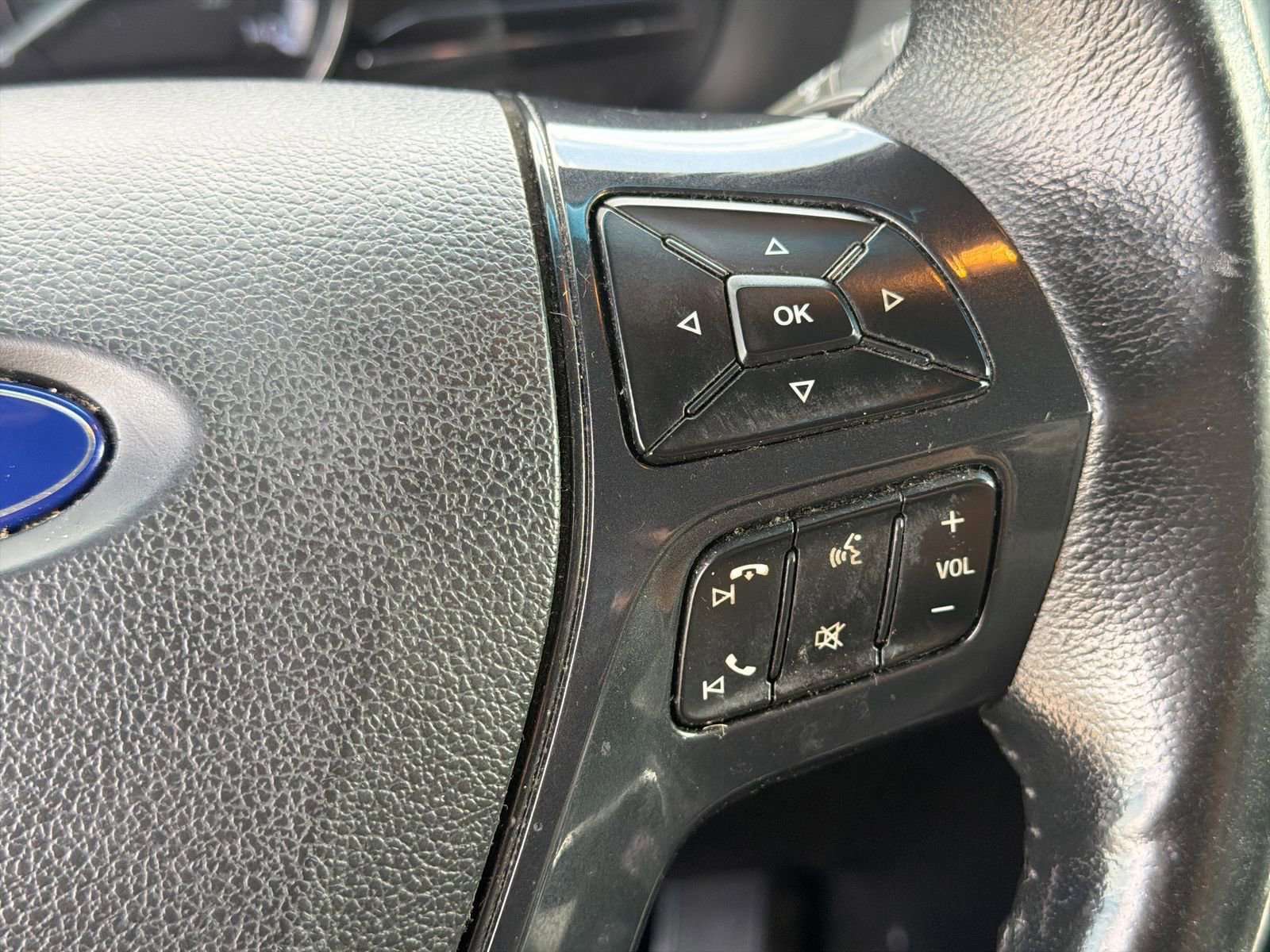 Used 2017 Ford Explorer XLT w/ Equipment Group 202A FWD image 30