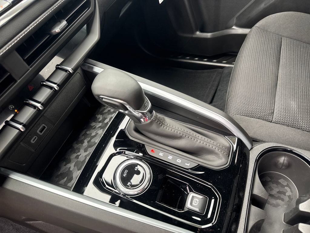 New 2026 Chevrolet Colorado LT image 17