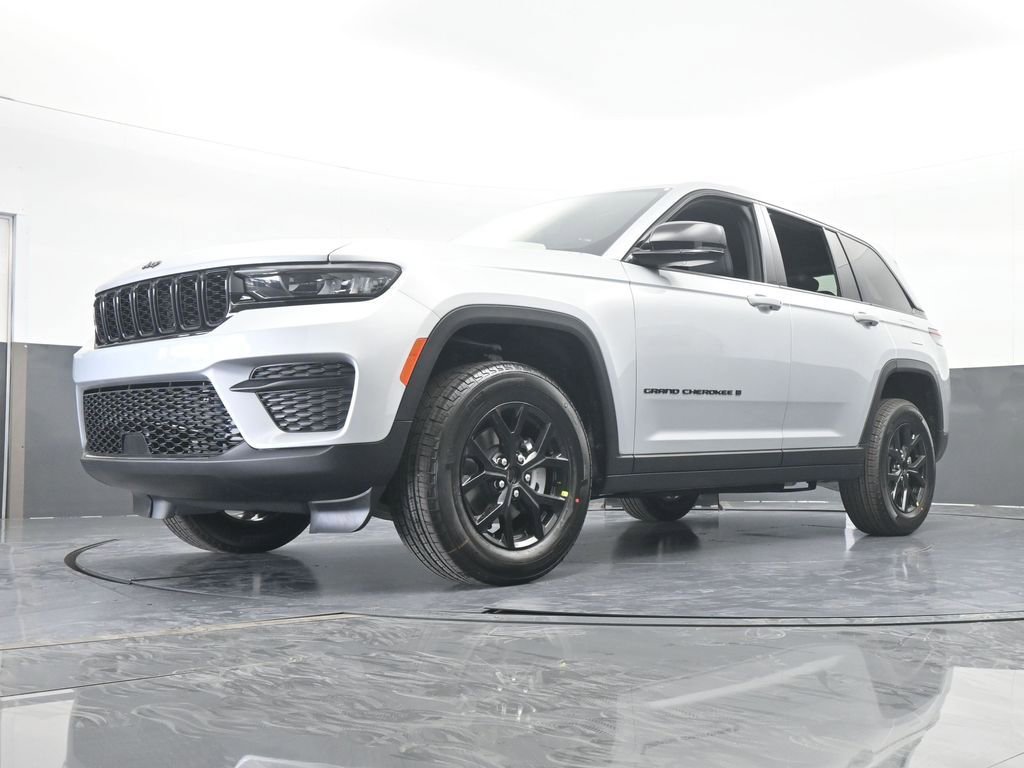 New 2025 Jeep Grand Cherokee Altitude image 49