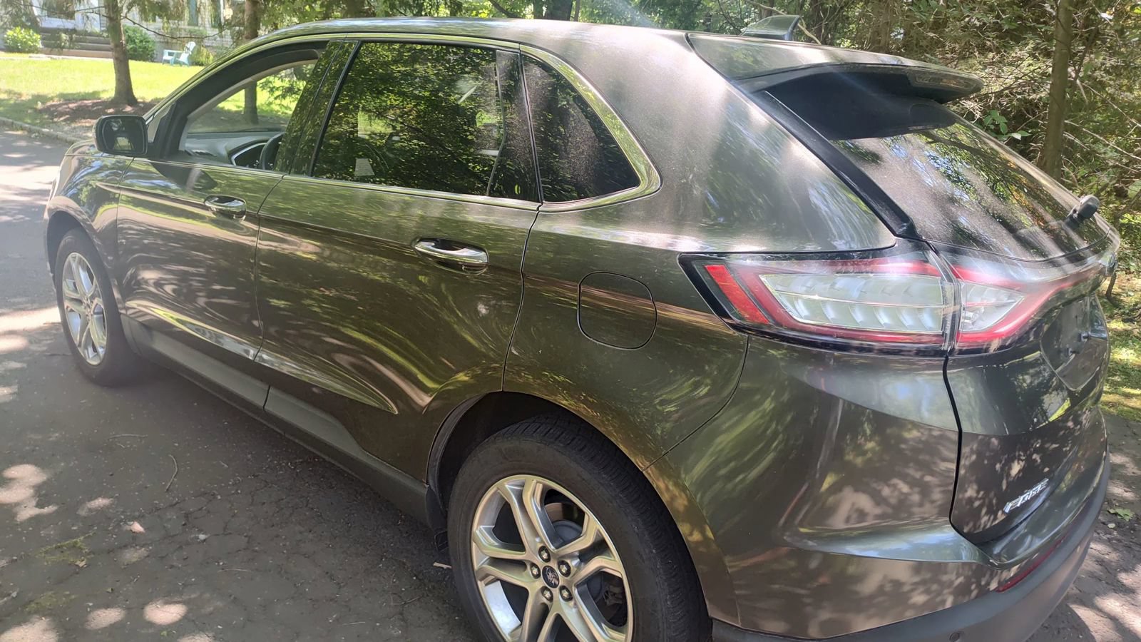 Used 2017 Ford Edge Titanium w/ Equipment Group 301A AWD/4WD image 3