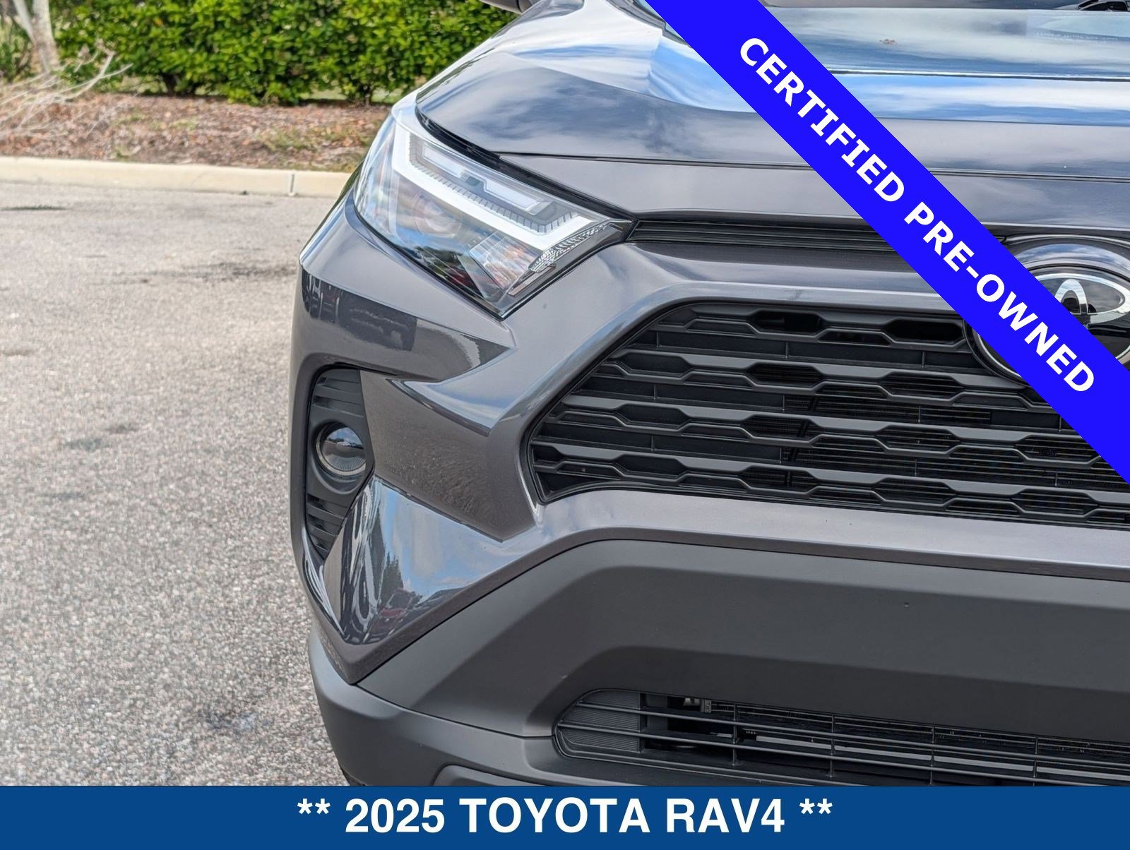 Used 2025 Toyota RAV4 XLE image 9