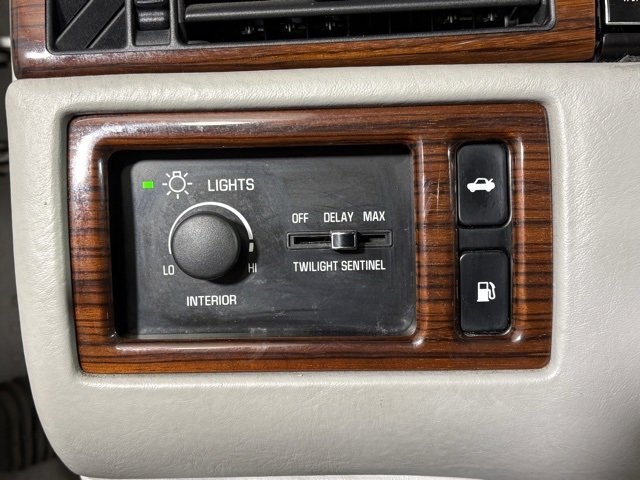 Used 1994 Cadillac De Ville Concours image 15