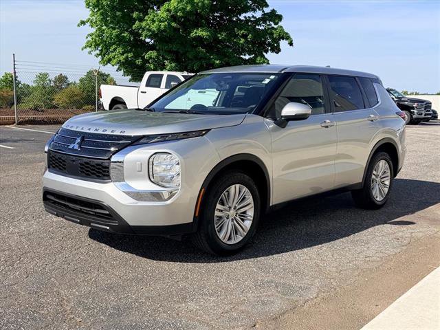 Used 2024 Mitsubishi Outlander ES image 7