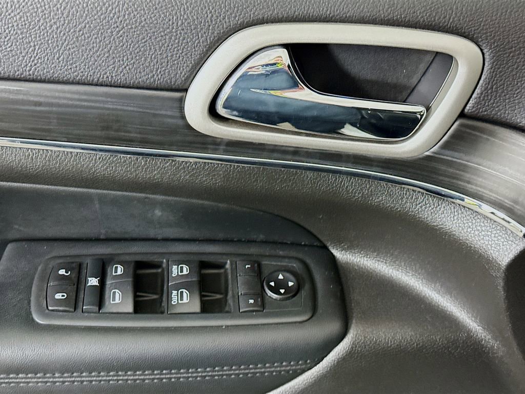 Used 2020 Jeep Grand Cherokee Limited image 25