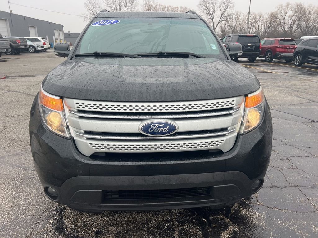 Used 2015 Ford Explorer XLT w/ Equipment Group 202A image 3