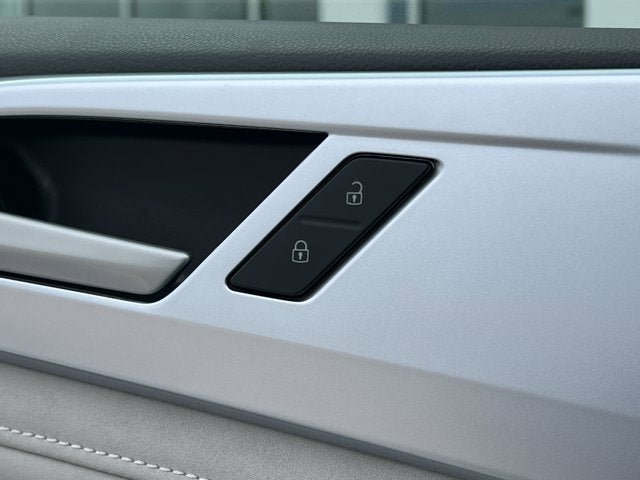 New 2025 Volkswagen Taos SE image 14