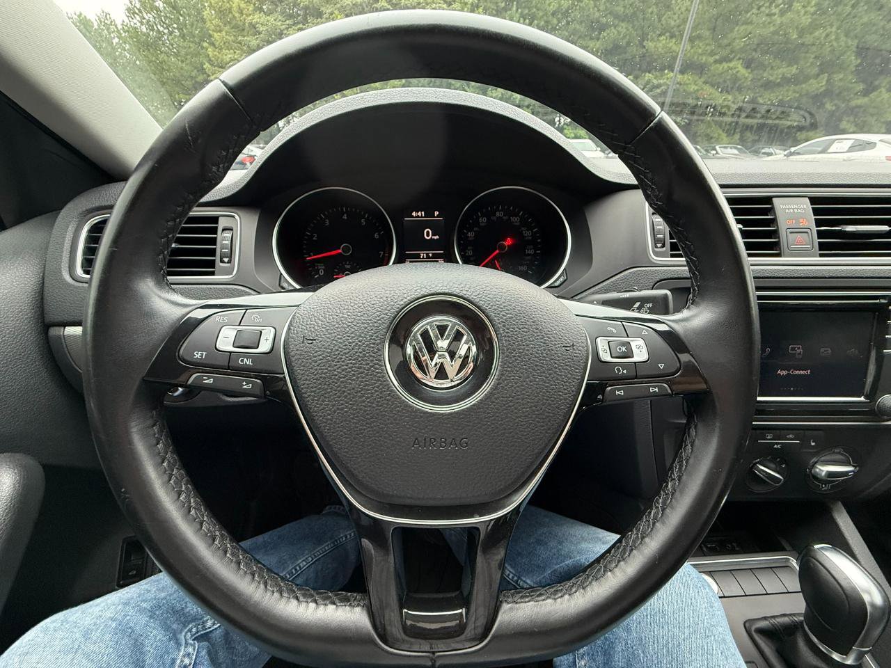 Used 2018 Volkswagen Jetta SE FWD image 17