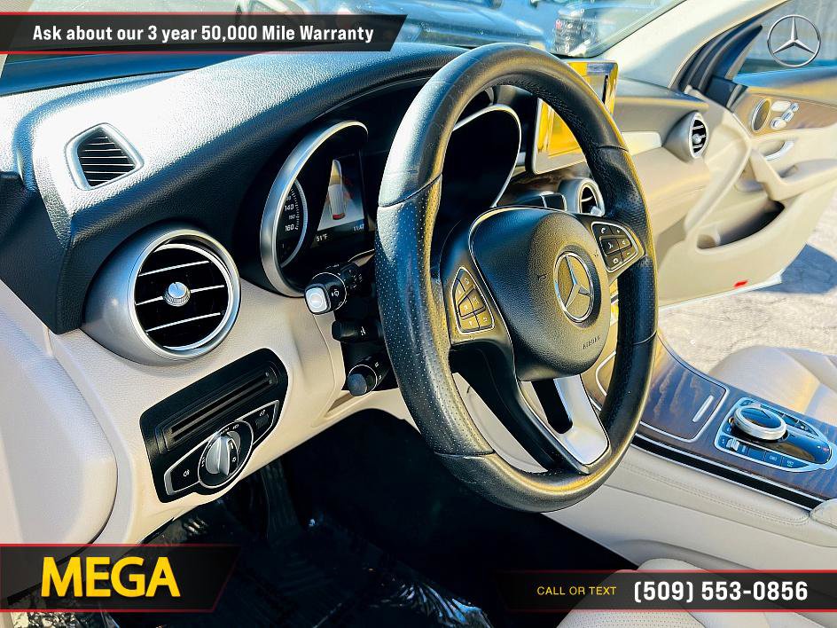 Used 2018 Mercedes-Benz GLC 300 4MATIC w/ Premium Package image 20