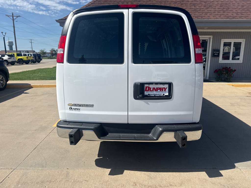 Used 2025 Chevrolet Express 2500 w/ Driver Convenience Package RWD image 4