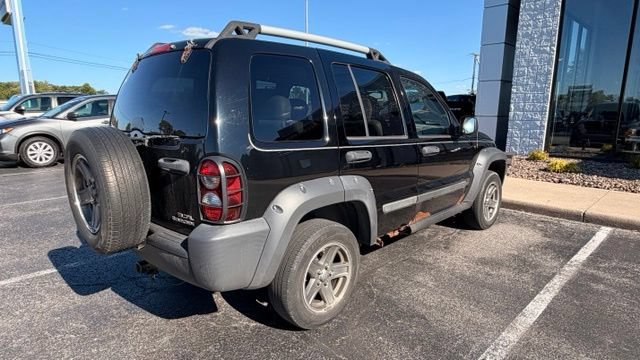 Used 2005 Jeep Liberty Renegade w/ Luxury Group AWD/4WD image 3