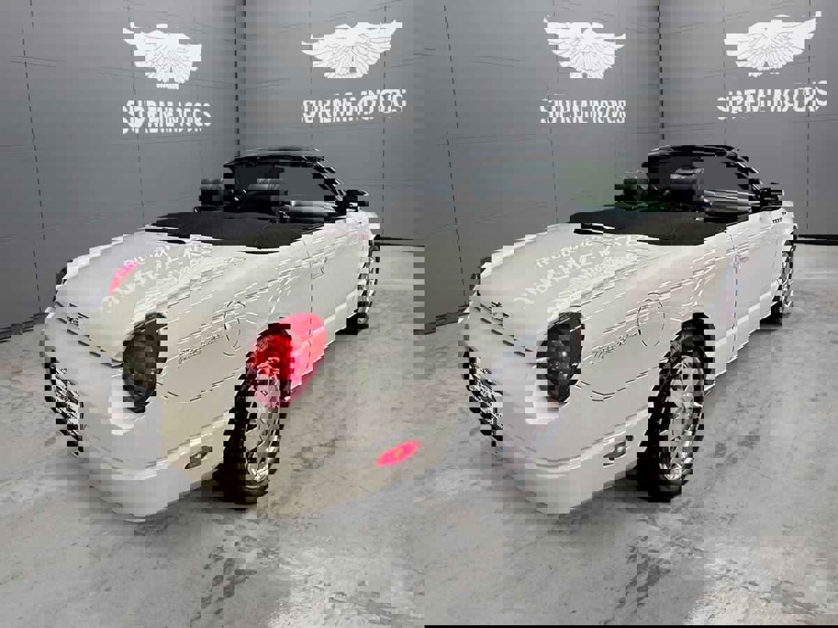 Used 2002 Ford Thunderbird Deluxe image 3