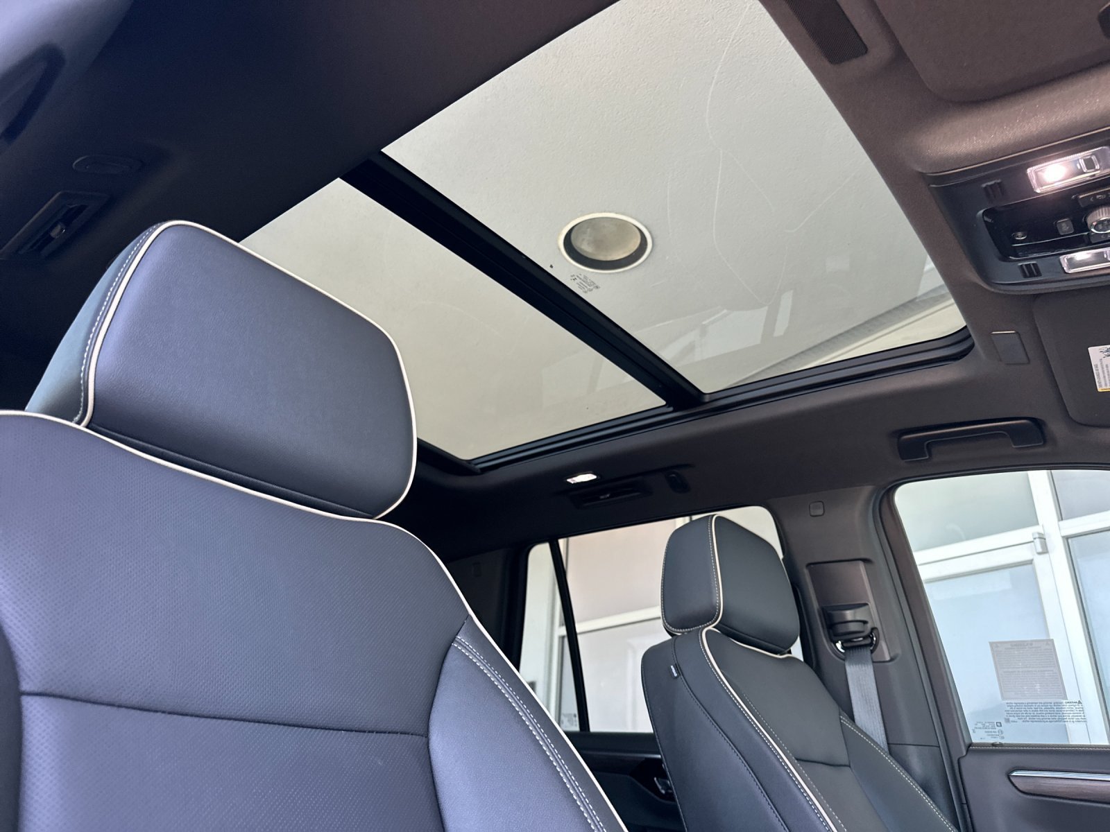 New 2026 Chevrolet Tahoe Premier w/ Sun And Tow Package AWD/4WD image 18