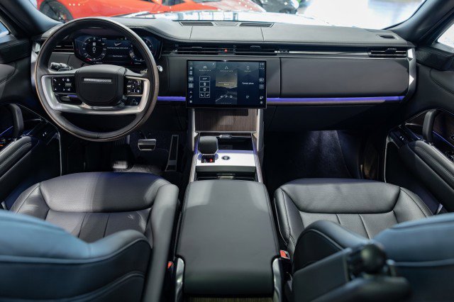 Used 2025 Land Rover Range Rover Autobiography image 42