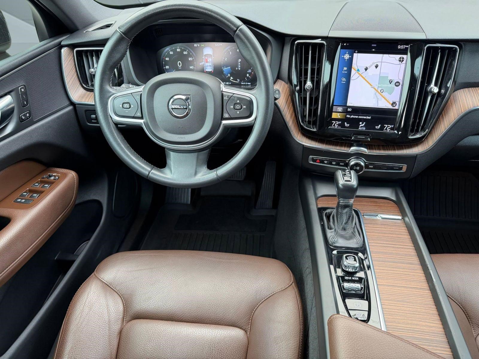 Used 2021 Volvo XC60 T5 Momentum w/ Premium Package AWD/4WD image 28
