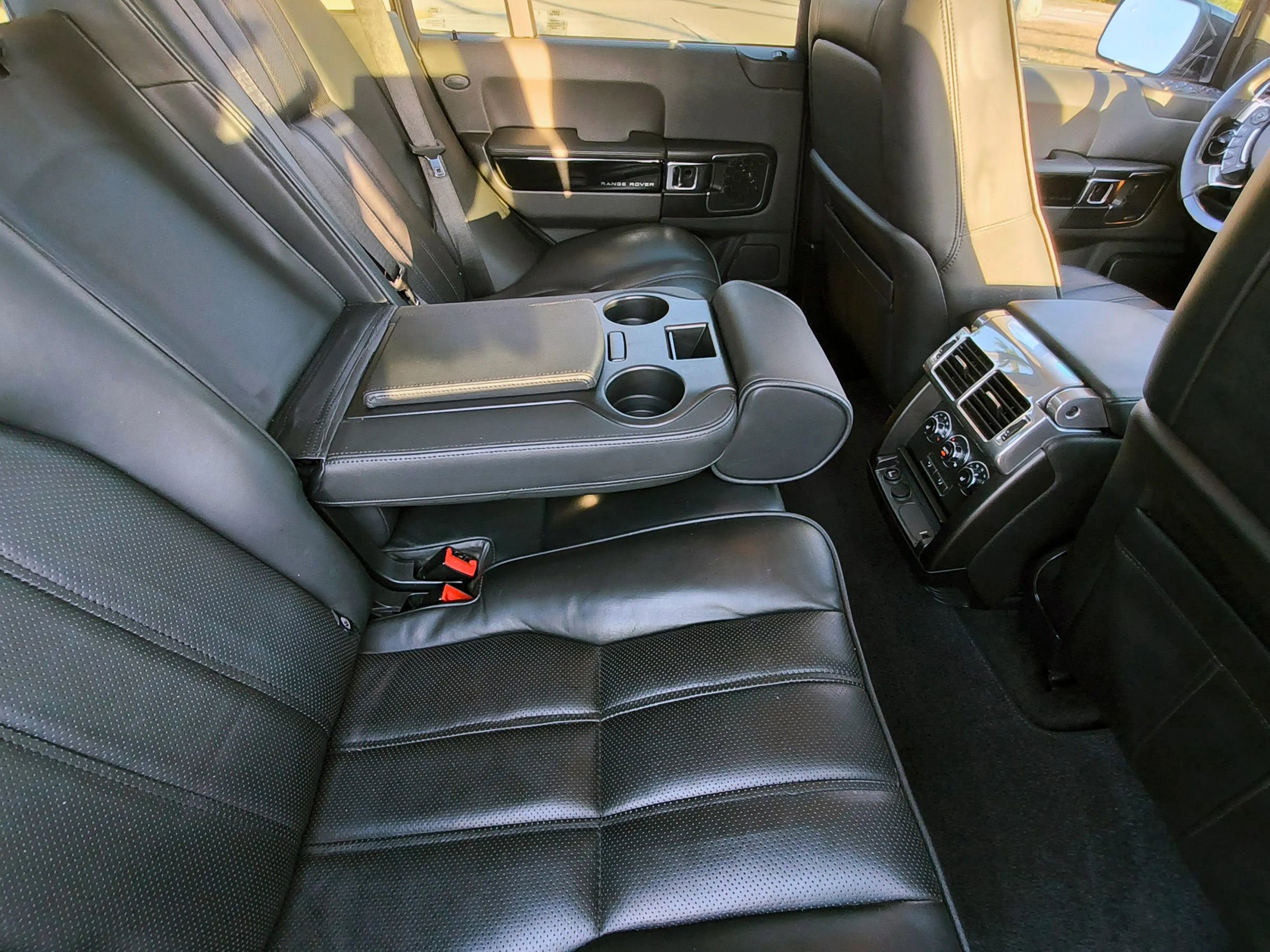 Used 2012 Land Rover Range Rover Supercharged image 11