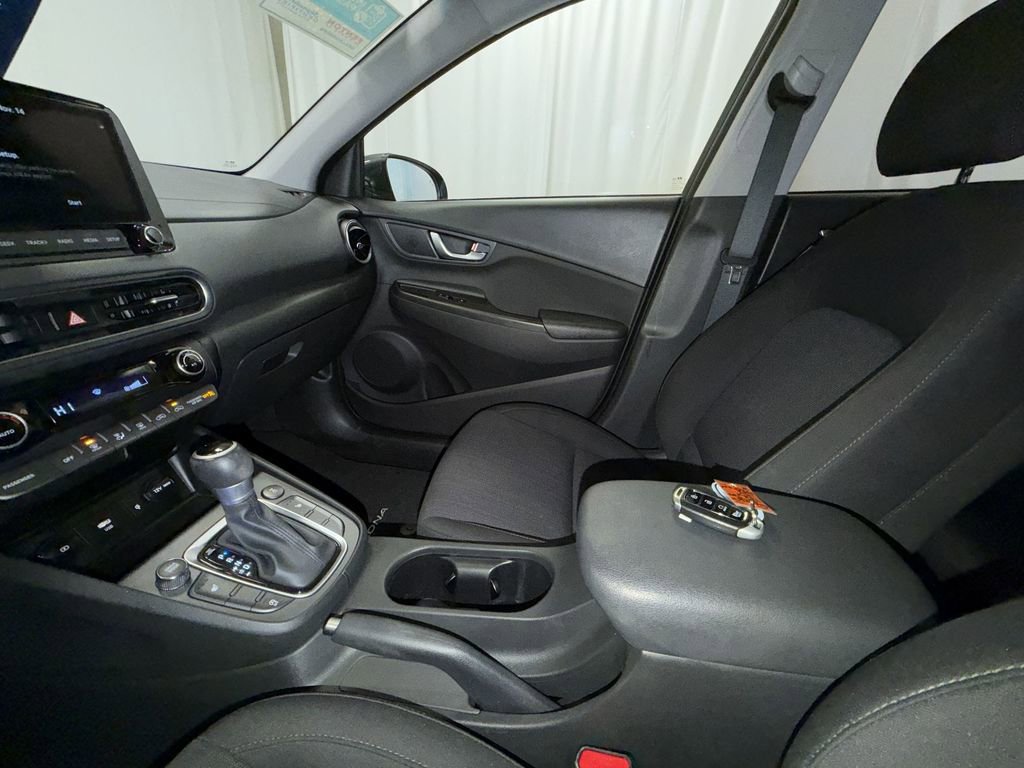 Used 2023 Hyundai Kona SEL w/ Convenience Package image 4