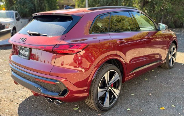 New 2026 Audi SQ5 Prestige AWD/4WD image 8