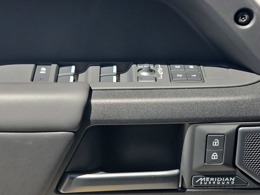 New 2026 Land Rover Defender 110 OCTA AWD/4WD image 28