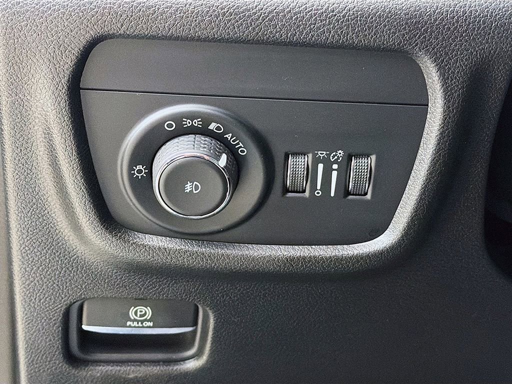 Used 2021 Jeep Grand Cherokee L Limited image 34