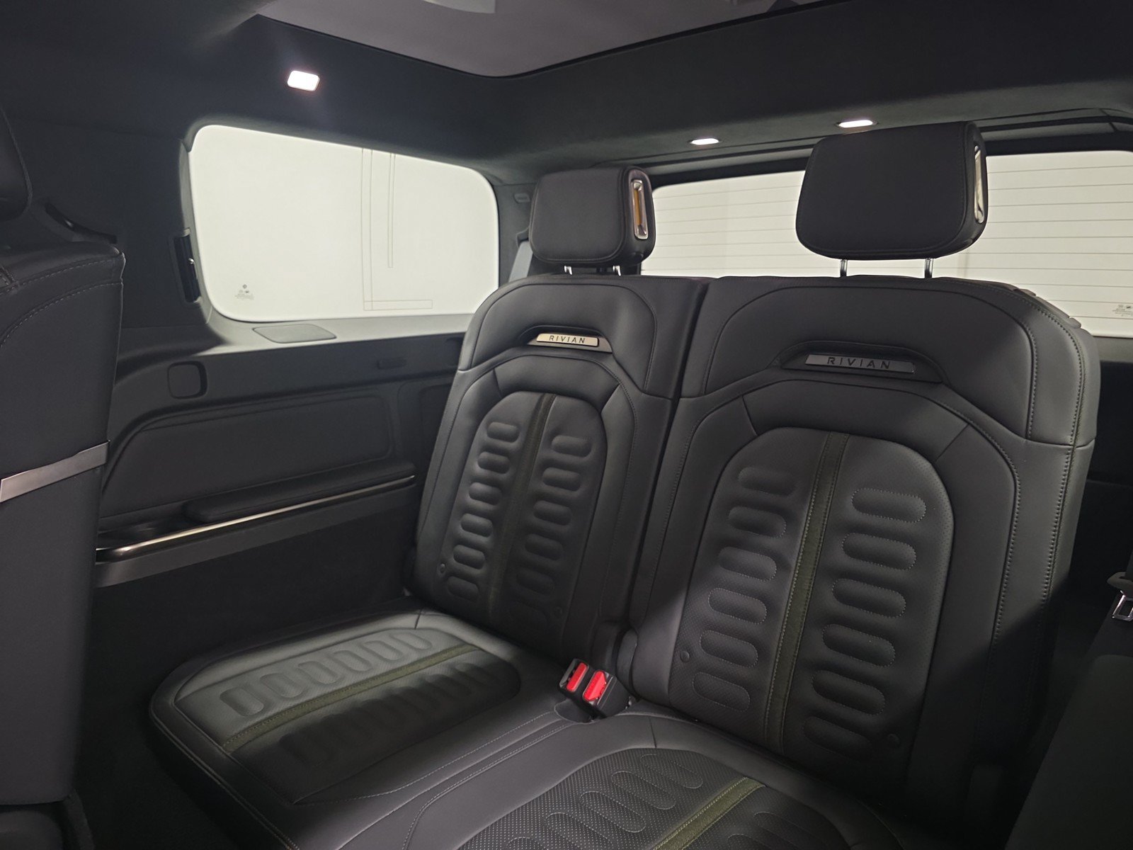 Used 2023 Rivian R1S Launch Edition AWD/4WD image 22