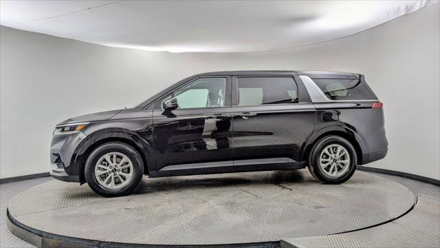 Used 2024 Kia Carnival LX image 3