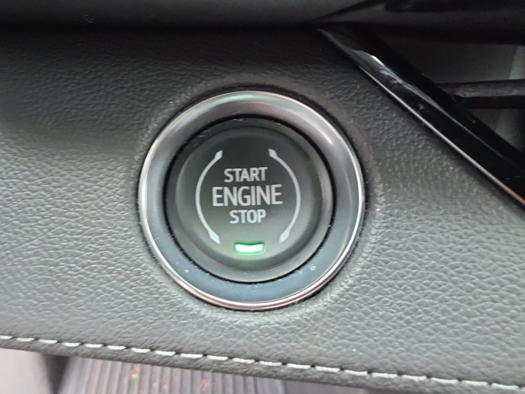 Used 2025 Buick Enclave Avenir w/ Super Cruise Package FWD image 28