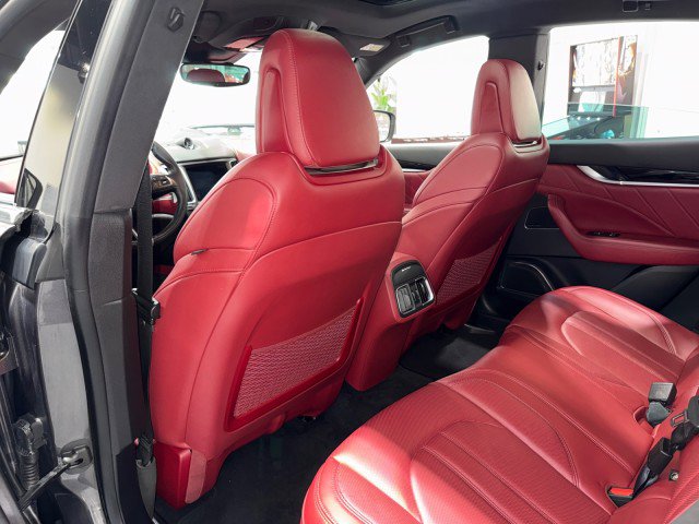 Used 2020 Maserati Levante GranSport image 11