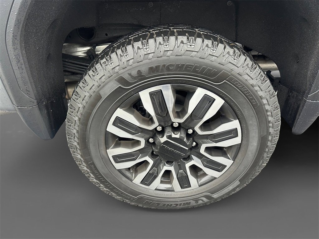Used 2025 GMC Sierra 2500 Denali Ultimate image 10
