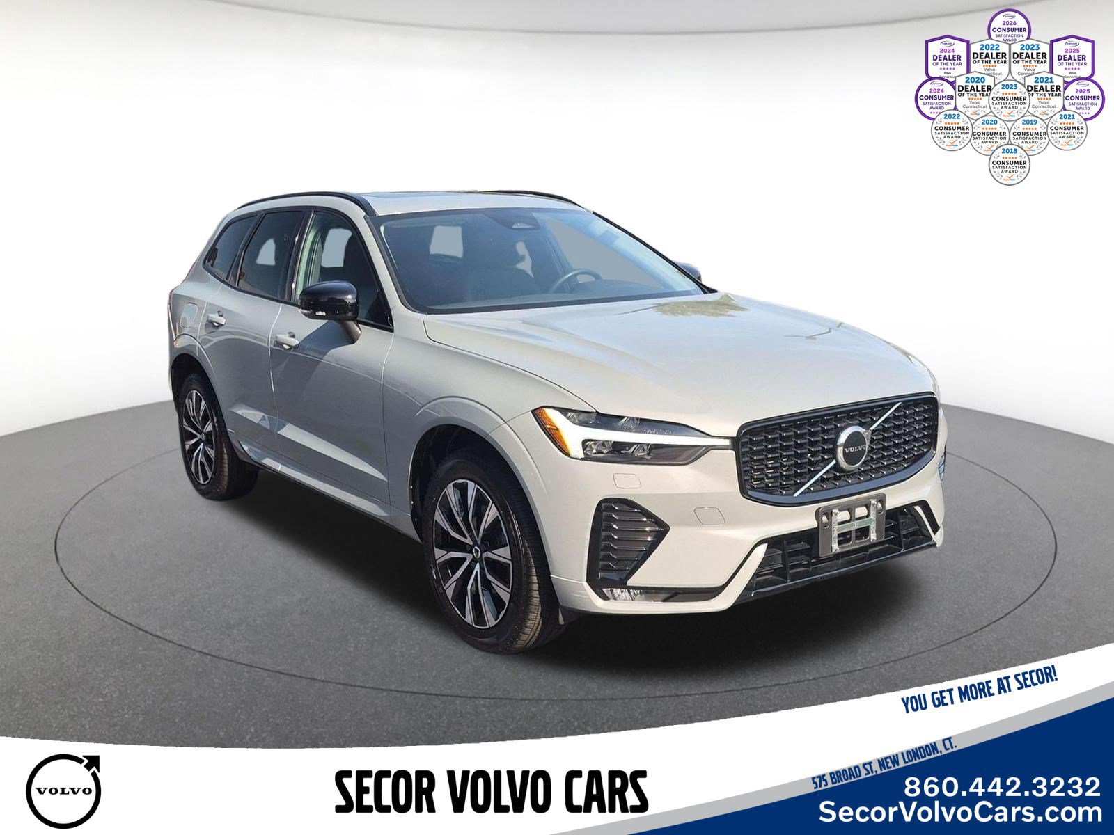 Used 2024 Volvo XC60 B5 Core w/ Protection Package Premier AWD/4WD image 3
