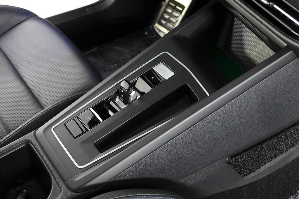 Certified 2022 Volkswagen Golf R AWD/4WD image 14