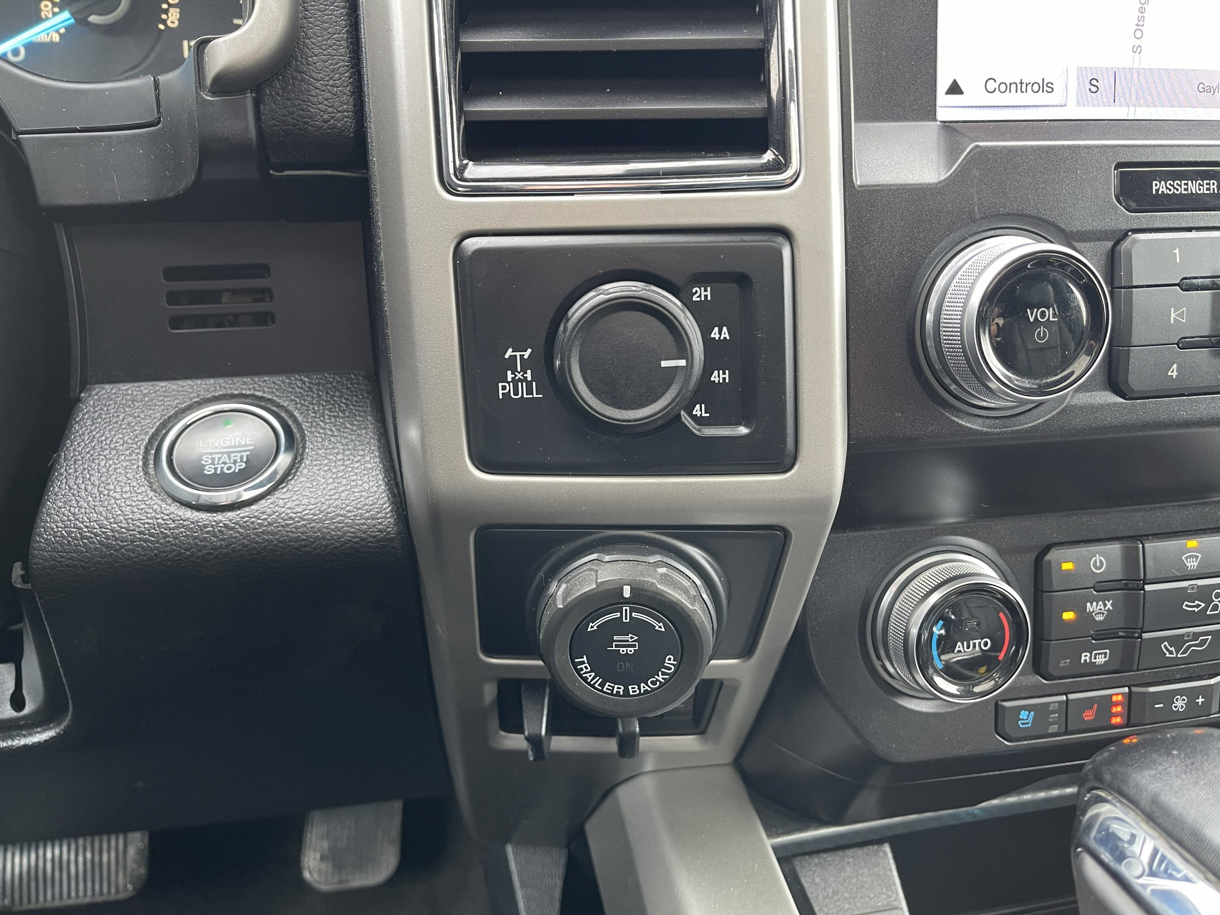 Certified 2019 Ford F150 Lariat w/ Equipment Group 502A Luxury image 19