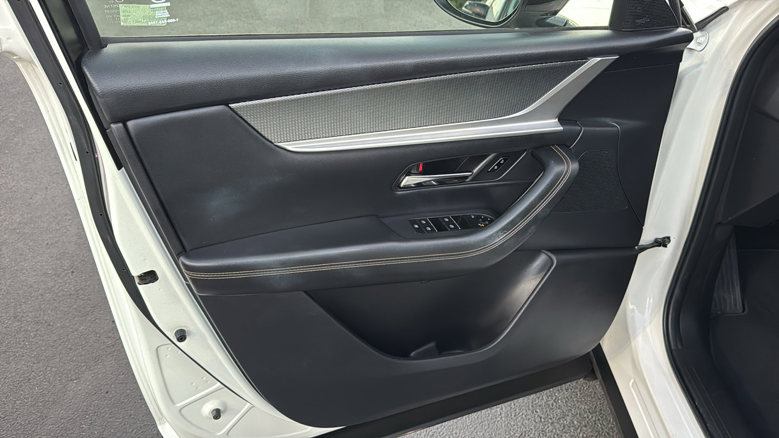 Certified 2025 MAZDA CX-70 3.3 Turbo w/ Preferred Package image 10