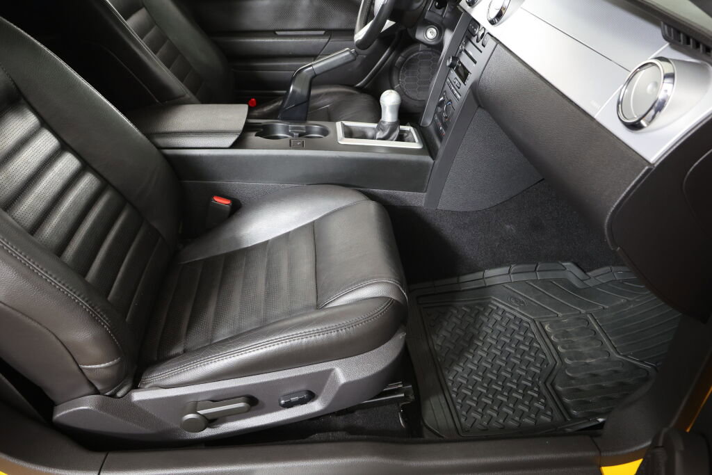 Used 2009 Ford Mustang GT Premium image 16