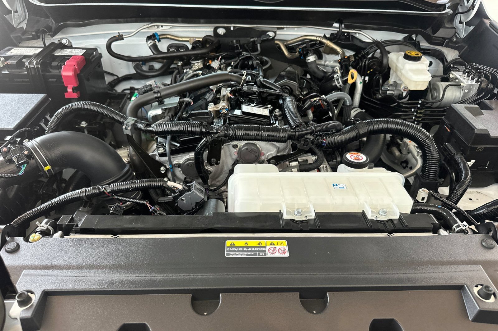 Certified 2025 Toyota Tacoma SR5 AWD/4WD image 33
