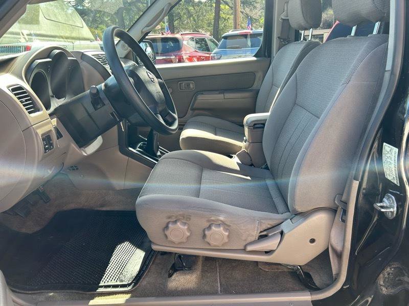 Used 2003 Nissan Frontier XE image 6