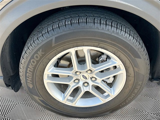 Used 2025 Ford Explorer Active w/ Active Comfort Package image 30