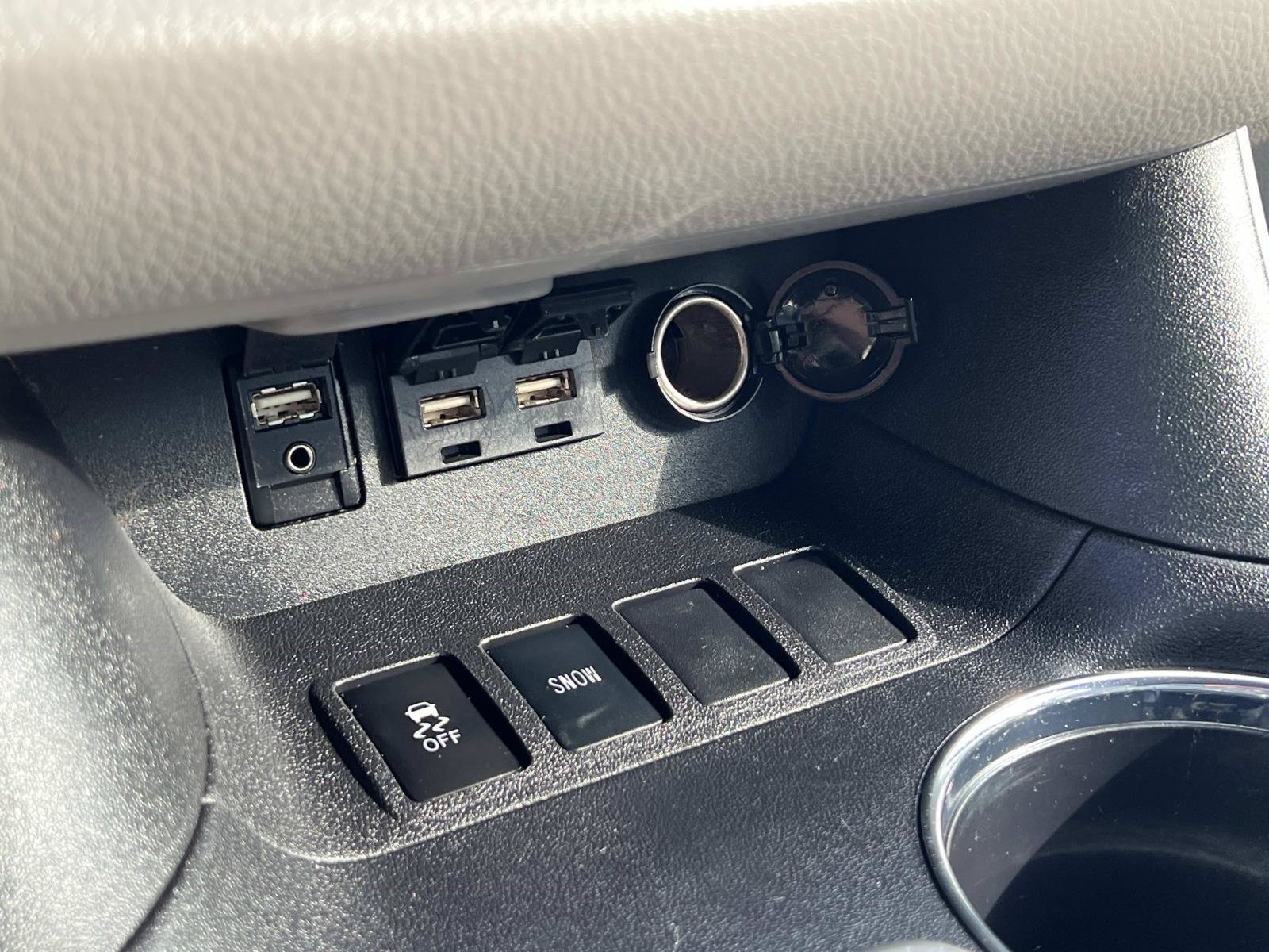 Used 2019 Toyota Highlander Plus FWD image 33