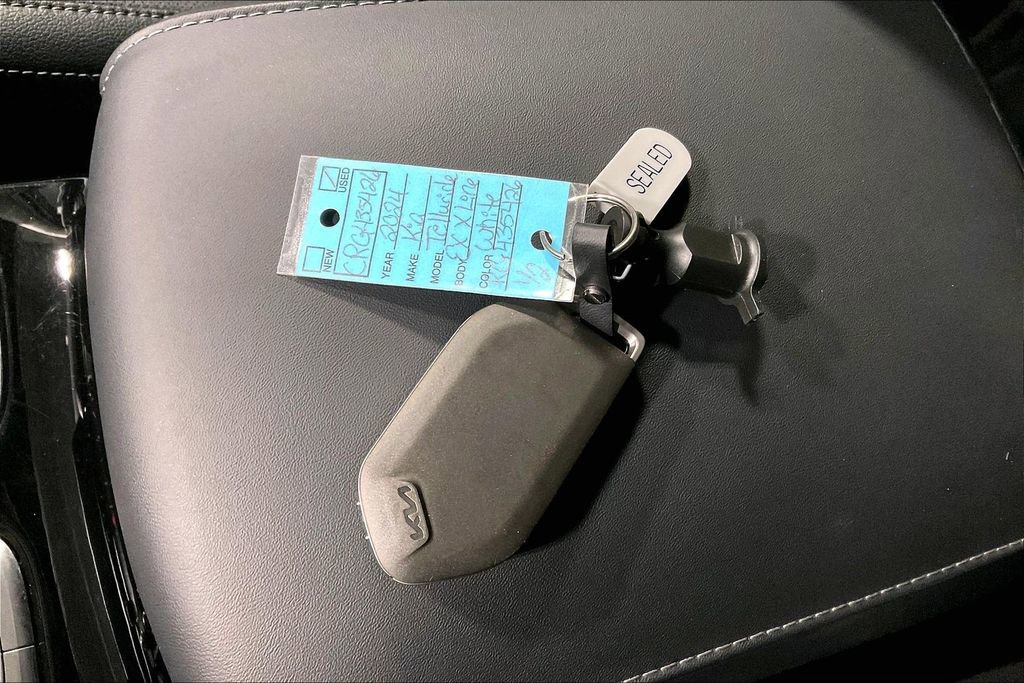 Used 2024 Kia Telluride EX image 13