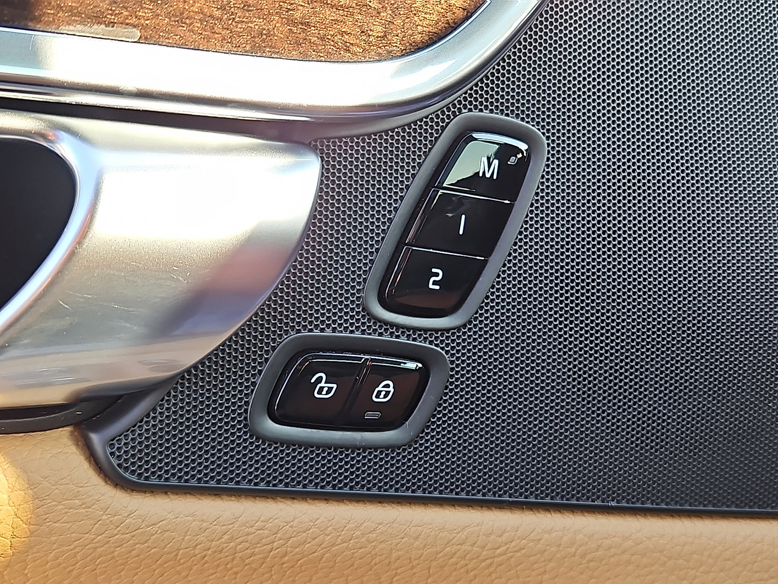 Used 2018 Volvo S90 T5 Momentum w/ Convenience Package image 25