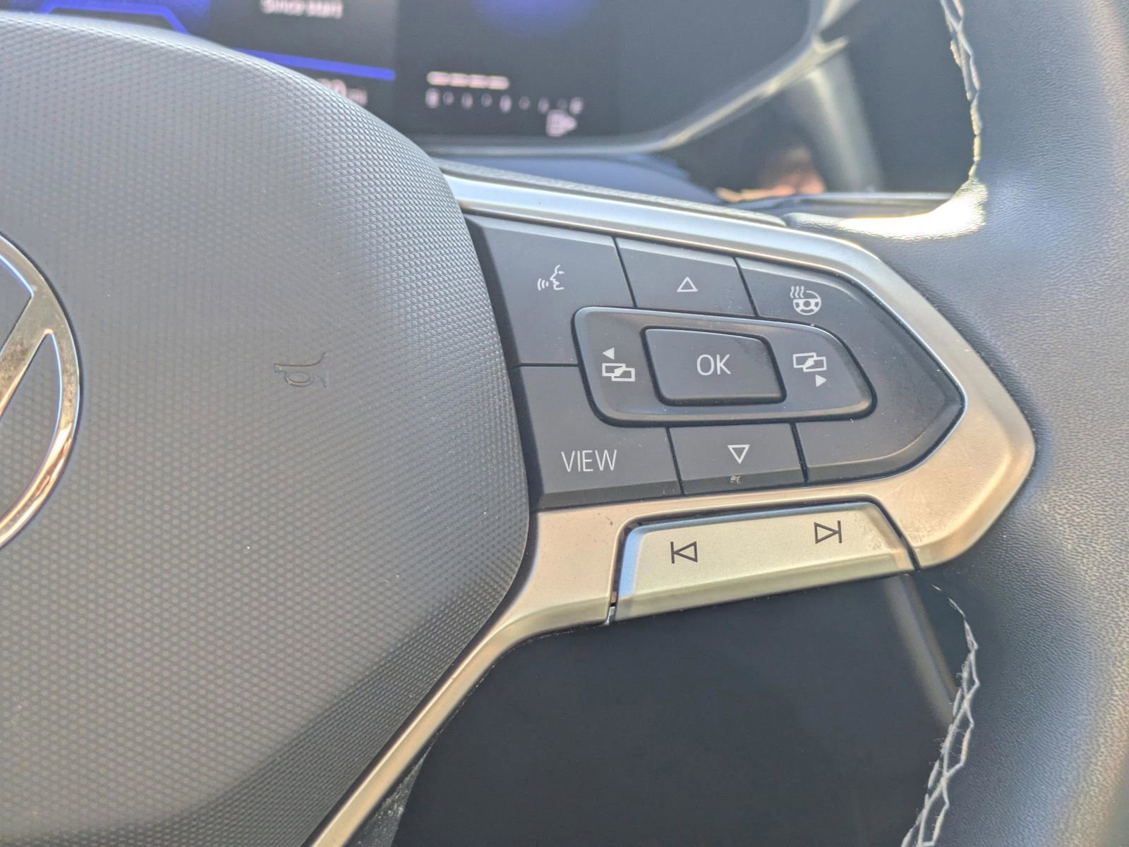 Used 2023 Volkswagen Taos SE image 30