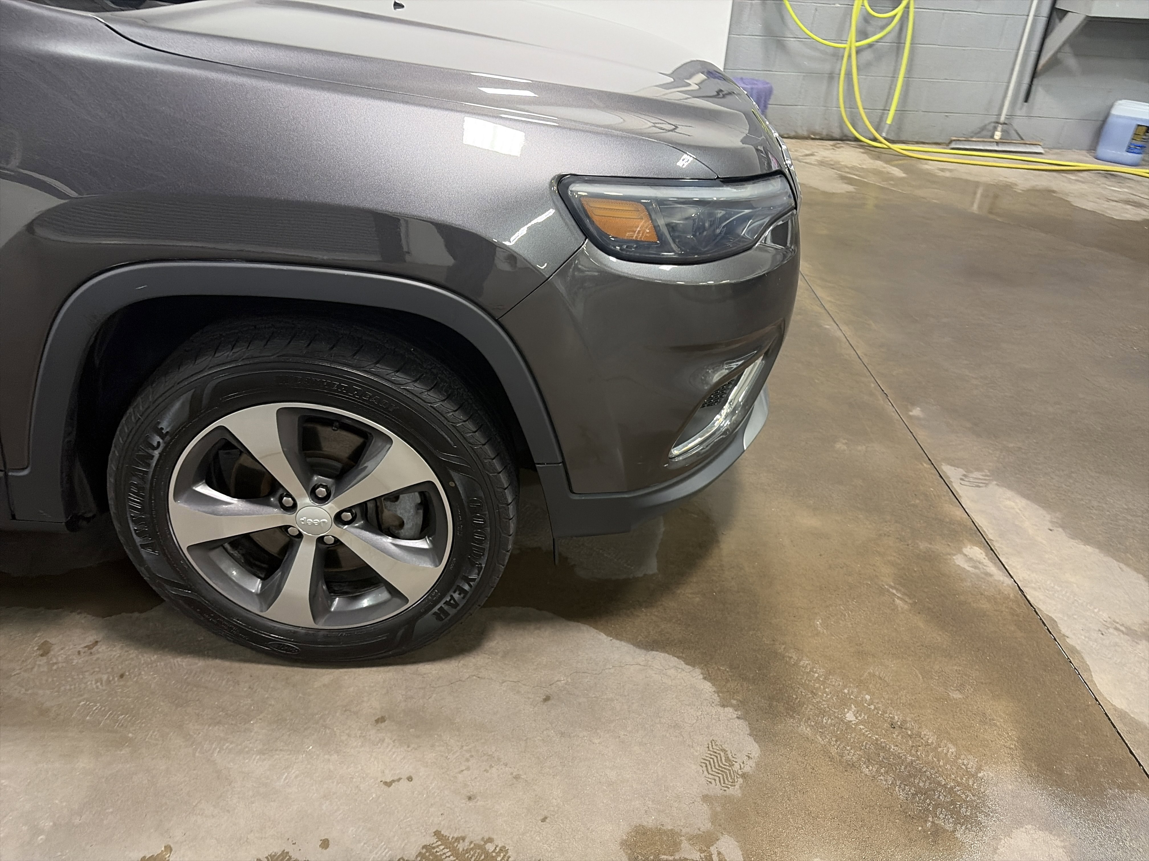 Used 2019 Jeep Cherokee Limited AWD/4WD image 35